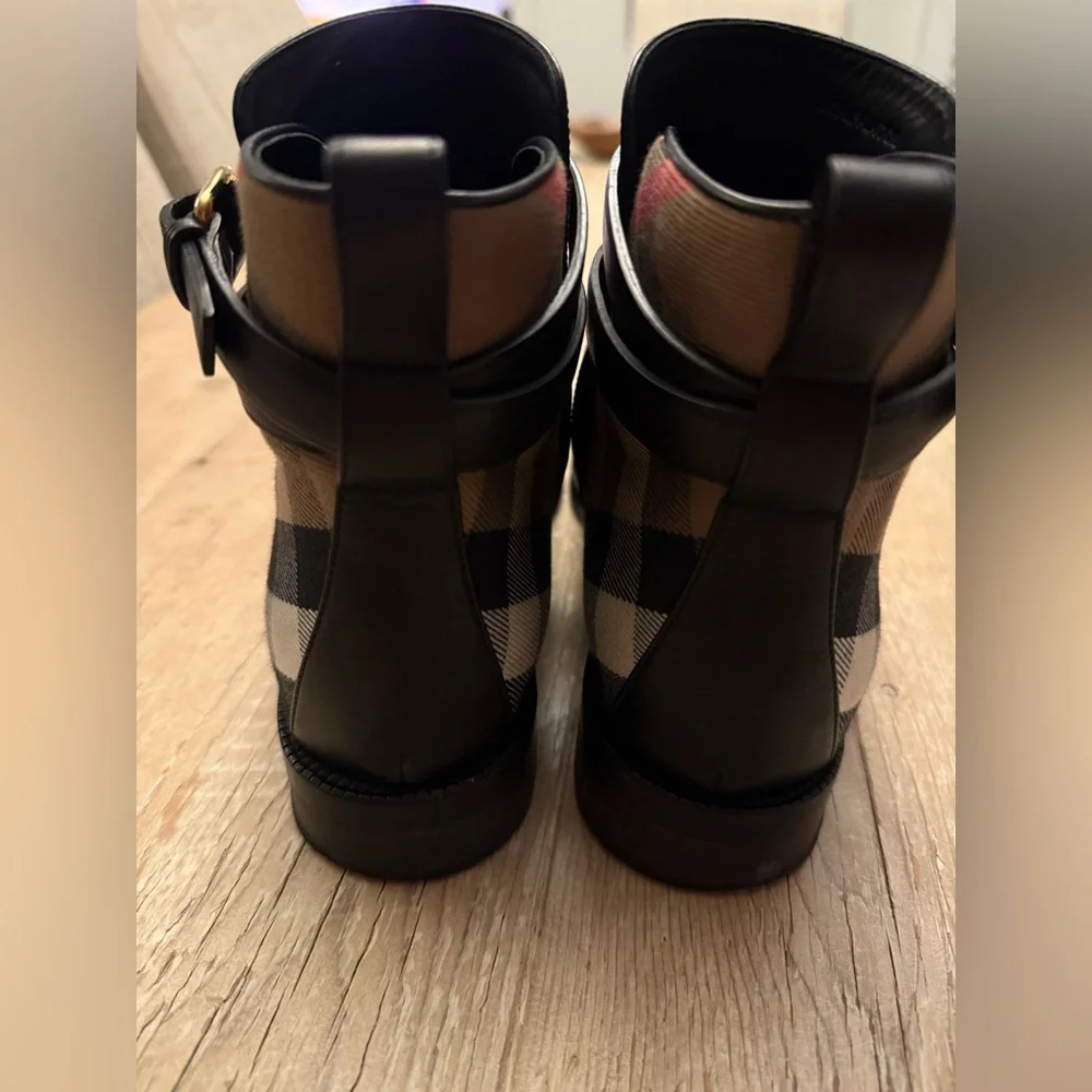 BURBERRY Pryle House Check & Leather Equestrian Ankle Boots 39.5 / 9 - Picture 7 of 15